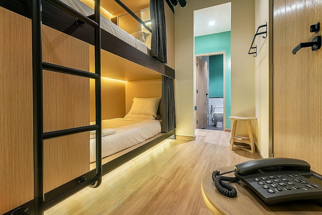 Phra Nakhon Poshtel Hostel Bangkok Exterior photo